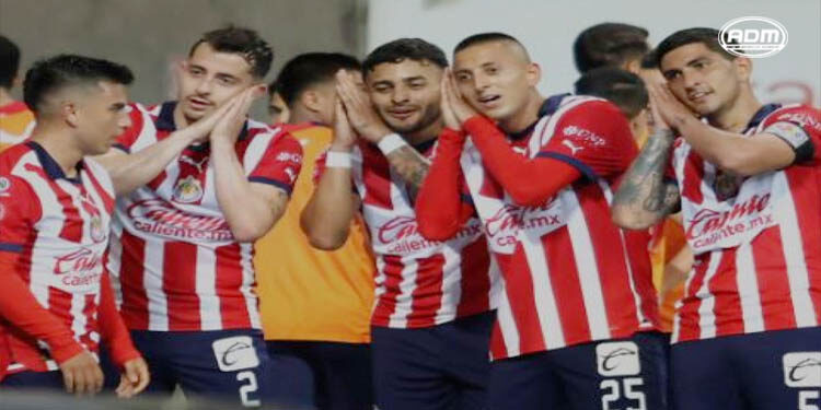 Las Chivas vencen a los Xolos y mantienen el invicto y el liderato general