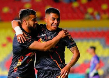 Los Canarios despluman a los LeEones Negros en la ida de los Cuartos de Final