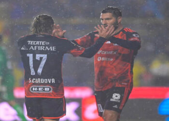 Los Tigres vencen por la mínima a Chivas en el Volcán