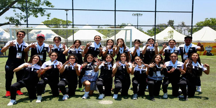¡Histórico! Michoacán gana bronce en fútbol femenil en los Nacionales Conade